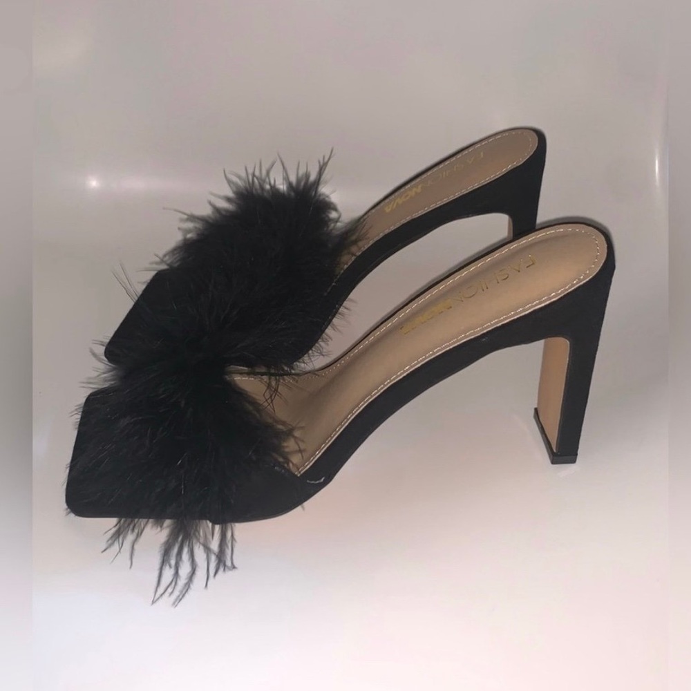 Fashion Nova Black Open Toe Faux Fur Shoes Size 7.5